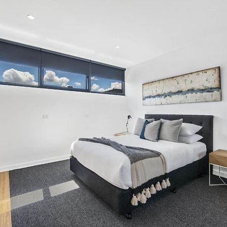 Stylish Studio With Great Amenities Near Beachside Melbourne Bagian luar foto