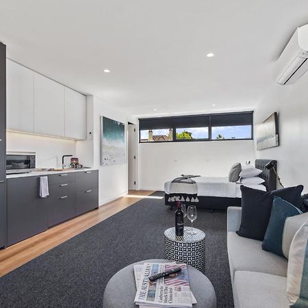 Stylish Studio With Great Amenities Near Beachside Melbourne Bagian luar foto